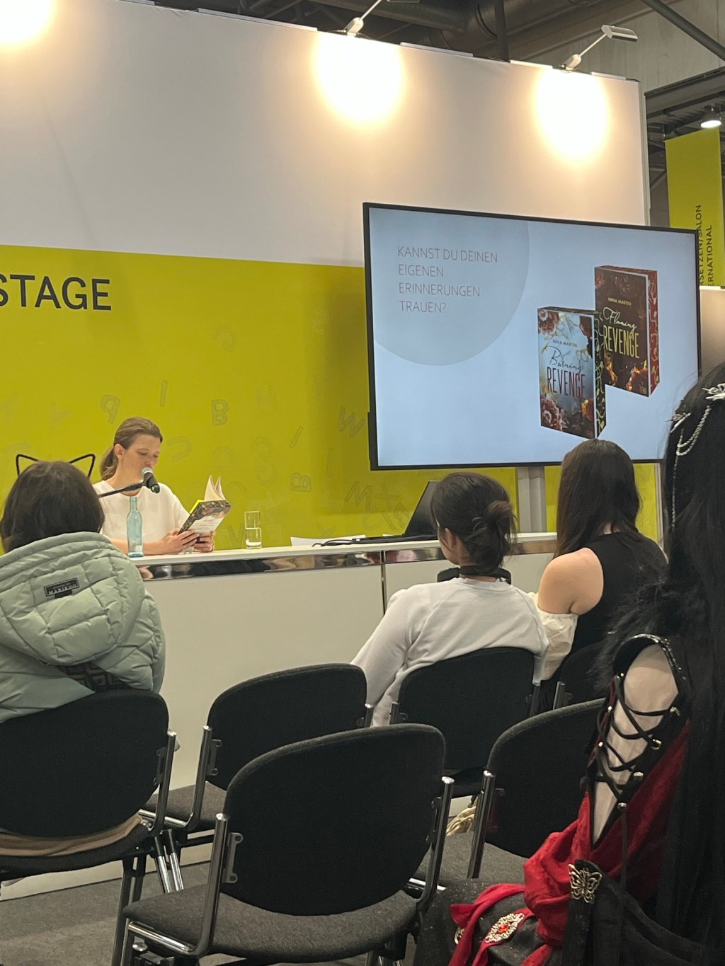 Lesung Burning Revenge, Samstag,&nbsp;21.03.2026