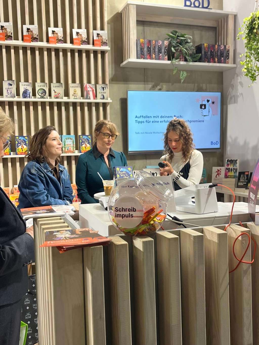 Auffallen mit deinem Buch: Tipps für eine erfolgreiche Buchpremiere,&nbsp;08.10.2026